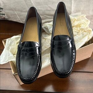 Weejuns Black Leather Loafers